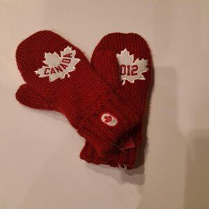 NWT NEW red mittens mitts Canada 2012 Olympics theme maple leaf adult s/m